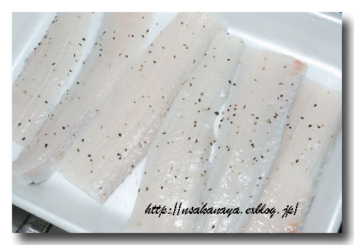 太刀魚のムニエル タチウオ 三枚下しで骨も気にせずパックパク 魚屋三代目日記 太刀魚のムニエル タチウオ 三枚下しで骨も気にせずパックパク 魚屋三代目日記