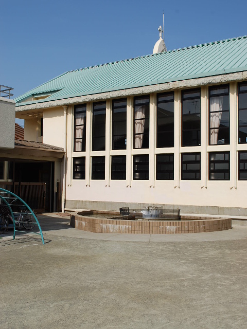東京目白の目白ヶ丘教会(昭和モダン建築探訪)_f0142606_0192314.jpg