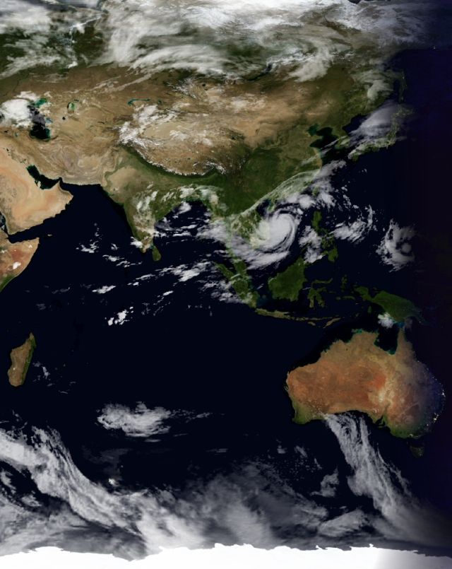 台風16号はベトナム沖_c0025115_19393877.jpg
