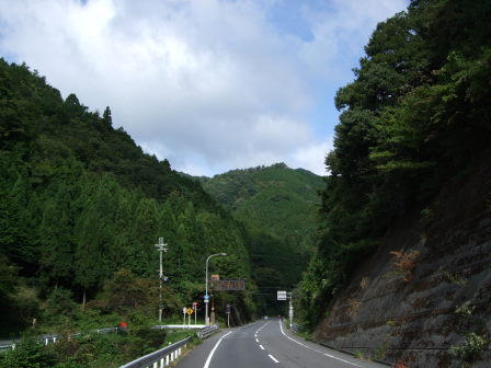 花折越え達成！鯖街道～琵琶湖（前編：出町柳～静原～大原～途中峠～花折）_e0138081_17163492.jpg