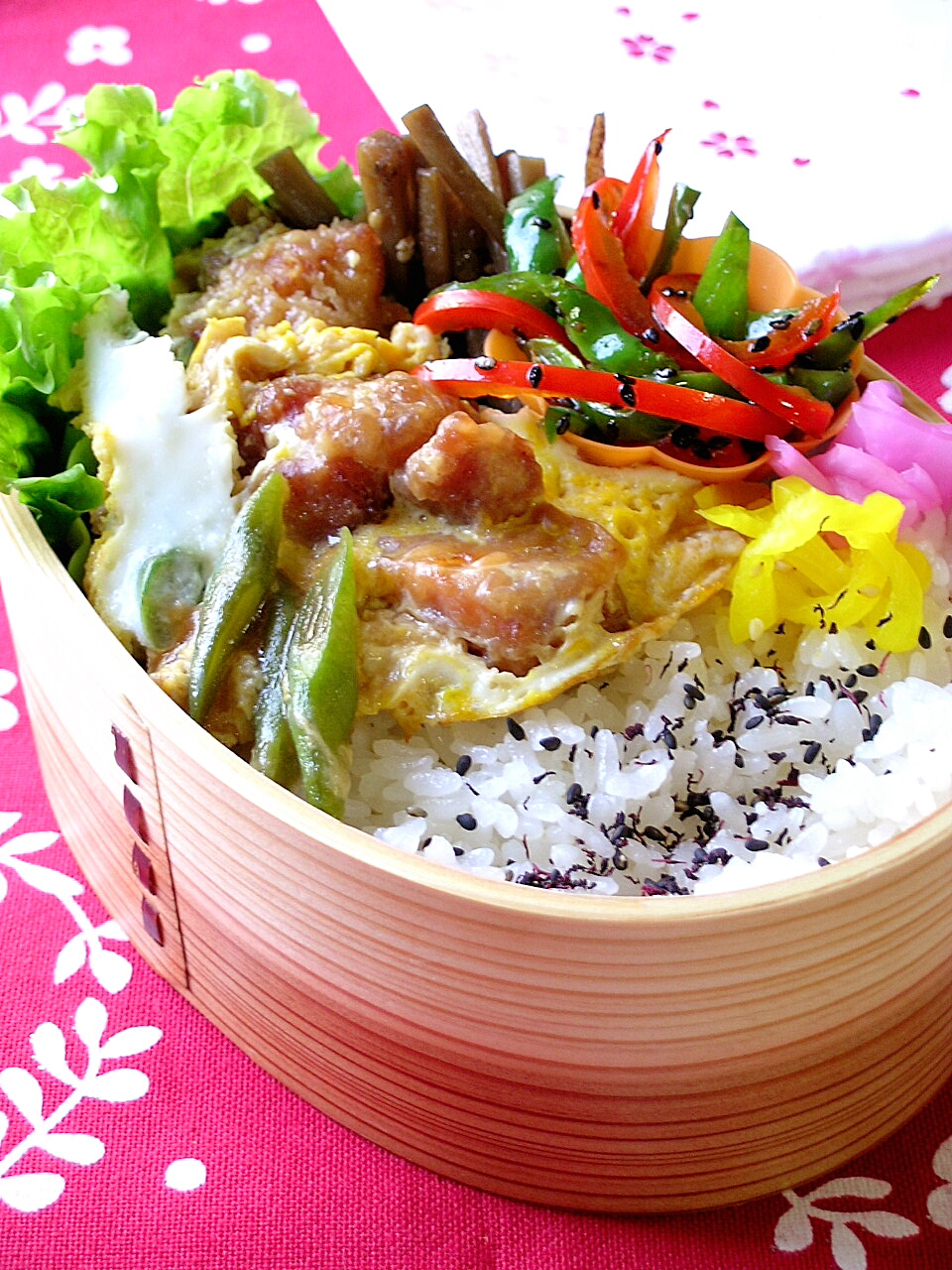 NHK出演 と 鶏唐玉子とじのお弁当_b0171098_847425.jpg
