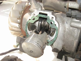 ホンダ　DIO(AF35)エンジン腰上OH_c0181475_1855578.jpg