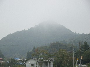 福島県東白河郡棚倉町大字祝部十上沢　小富士山_e0108900_17202824.jpg