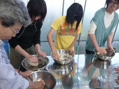 石窯で焼いたピザは、うま~い♪_d0150627_1041589.jpg