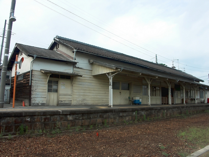 旧三木鉄道の駅舎_f0116479_2162147.jpg