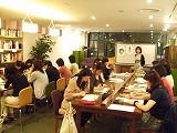 「丸カフェ・シーズンカラーセラピー」の様子_c0200917_1535758.jpg