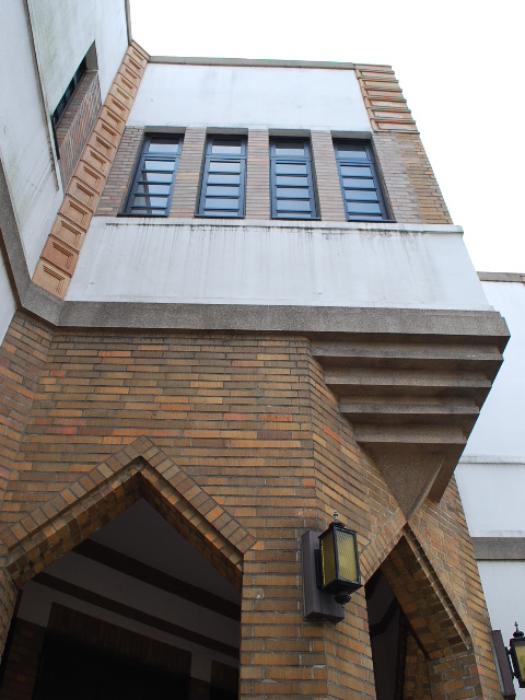 東京・駒澤大学耕雲館(大正モダン建築探訪)_f0142606_23493259.jpg