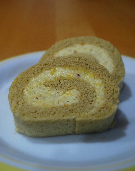 飛騨高山 彩菓 なな草の新栗ロール_c0177814_16323710.jpg