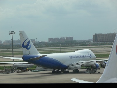 中国出張2009年09月(II)ー第一日－上海空港トランジット／青島ビールと磁浮列車_c0153302_17272692.jpg