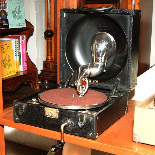 デッカ ポータブルモデル入荷 : シェルマン アートワークス 蓄音機blog