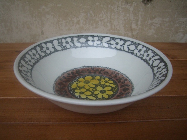 Broadhurst soup bowl by Kathie Winkle③_c0210815_16285983.jpg
