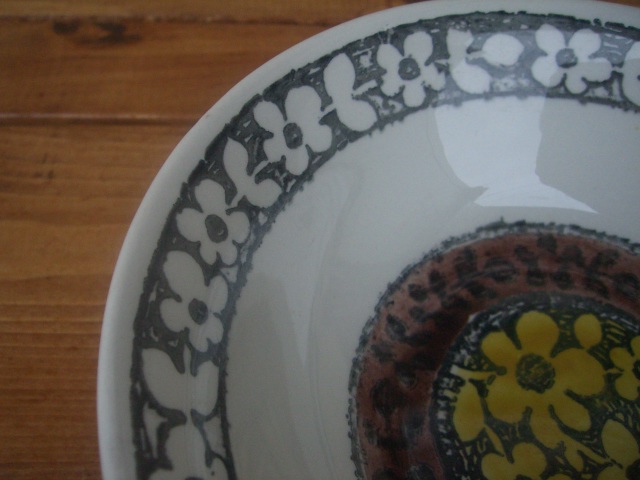 Broadhurst soup bowl by Kathie Winkle③_c0210815_16322485.jpg