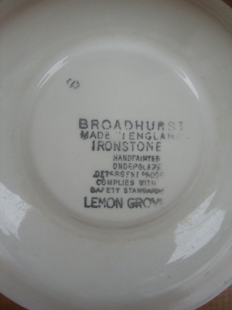 Broadhurst soup bowl by Kathie Winkle③_c0210815_1634345.jpg