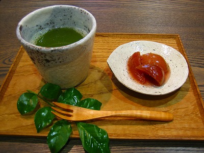 雨の日はお気に入りの器で幸せお茶時間_b0100229_1513491.jpg