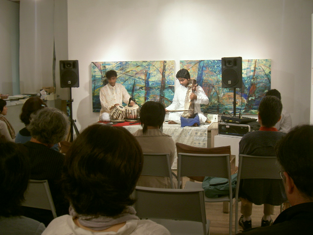 第196回インド古典音楽コンサート_a0071956_1855184.jpg