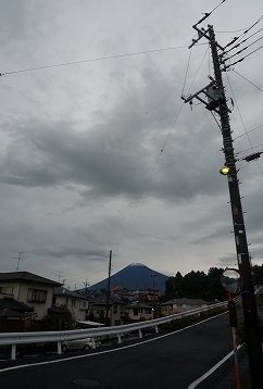 今日(10/7)、2009年の富士山初冠雪_c0160488_22455713.jpg