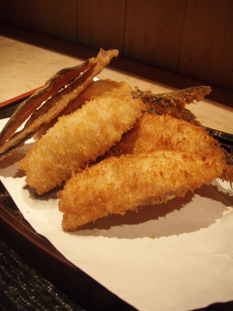 わたし、ま〜〜つぅ〜〜わっ！（究極のアジフライ定食）_a0037910_1601160.jpg