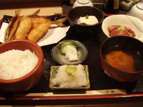 わたし、ま〜〜つぅ〜〜わっ！（究極のアジフライ定食）_a0037910_160401.jpg