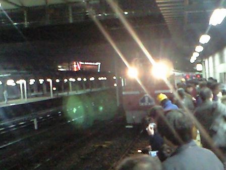 青い列車へ 2_b0005281_21383286.jpg