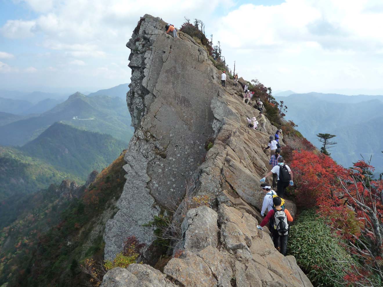 石鎚山　東陵コース　エントツ山さん達とバッタリ_b0124306_0232925.jpg