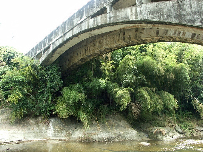 御坂サイフォン橋_f0116479_2391075.jpg