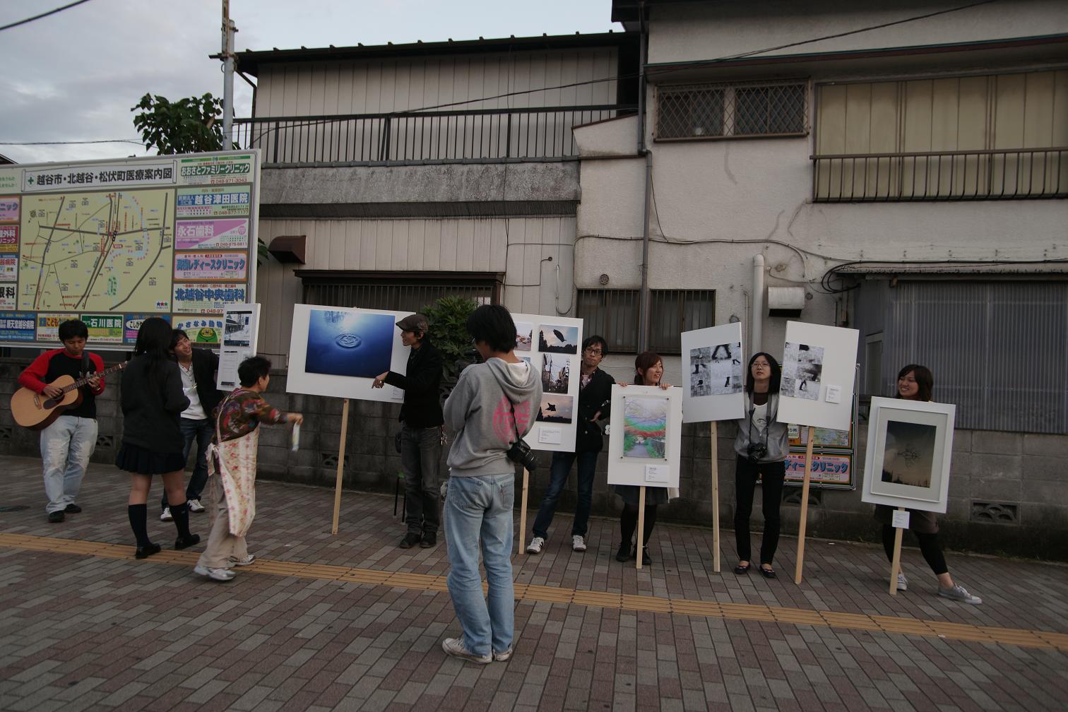 NHK出演！「なにもない展」は「出前美術館」へ！サンドイッチアートマンアクションレポート！_c0127841_2344171.jpg