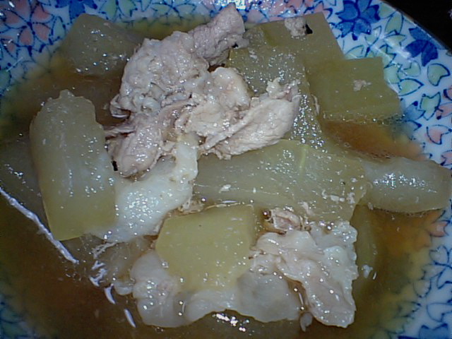 豚肉と冬瓜の煮物 はつか大根サラダ 旅に出よう 山に行こう 歩け歩け
