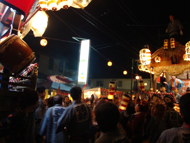 楽しいお祭りの夜_a0126590_6393092.jpg