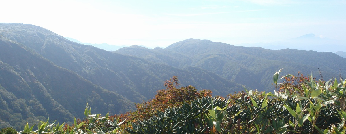 小安岳と高松岳 - 秋田県湯沢市_f0137955_1140258.jpg