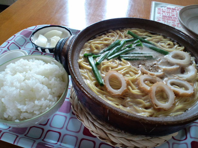 専門店 NABE-YAKIら～めん 初ちゃん家_a0077663_9522647.jpg