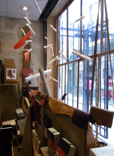 ☆お気に入りの小道~Cour du Commerce Saint Andre_b0189667_22183853.jpg