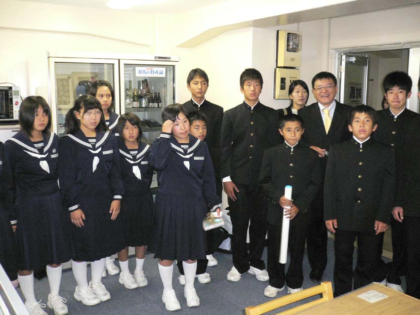 加志々中学校のみなさんが来られました 対馬市福岡事務所レポート