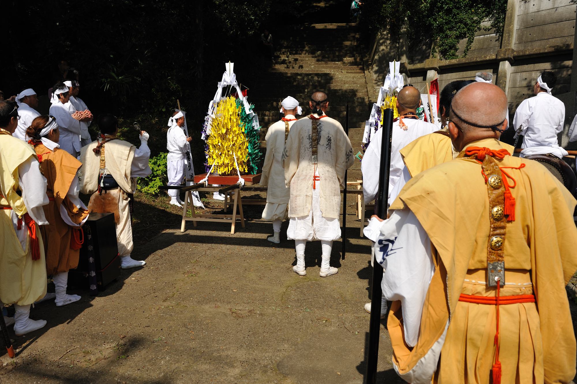 火渡り修行I…神社に祈願_e0071178_19355152.jpg