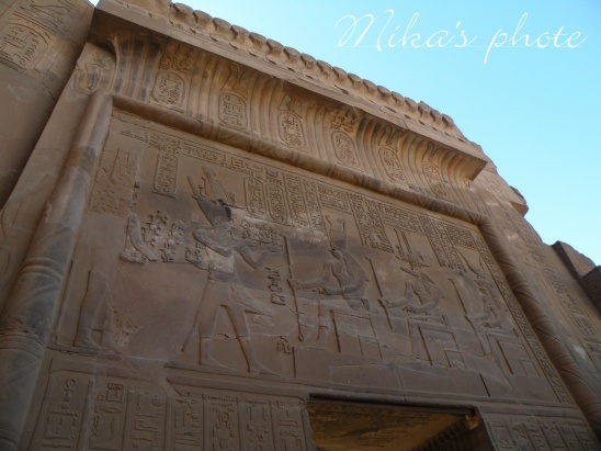 エジプト3日目　コム・オンボ神殿 ①_a0124689_1716174.jpg