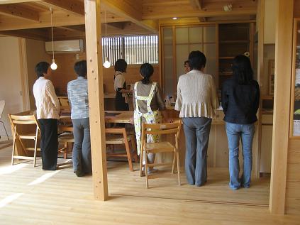 割り込んでごめんなさい オール電化住宅 ホームパーティー_f0073301_16294215.jpg