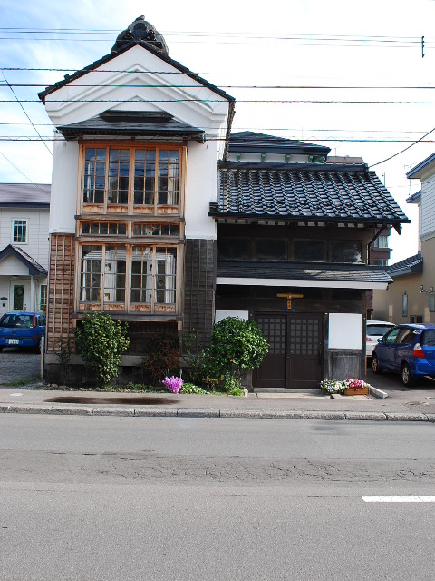 函館大町バス通り沿いの蔵付き住宅（函館の建築紹介）_f0142606_23205816.jpg