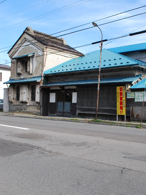 函館大町バス通り沿いの蔵付き住宅（函館の建築紹介）_f0142606_2330484.jpg