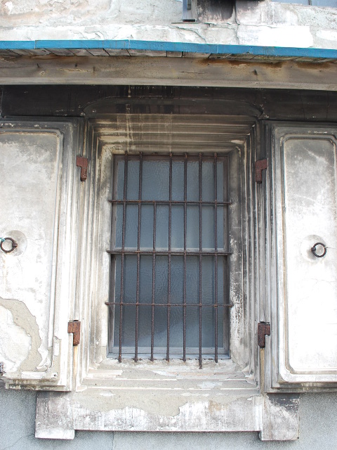 函館大町バス通り沿いの蔵付き住宅（函館の建築紹介）_f0142606_23392813.jpg