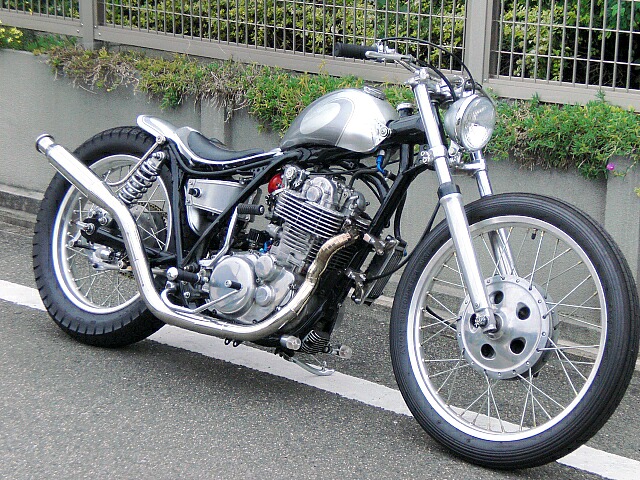 sr400 フレーム シートレール加工 チョッパー chopper オートバイ