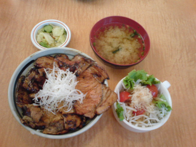 豚丼2!_f0209045_18164584.jpg
