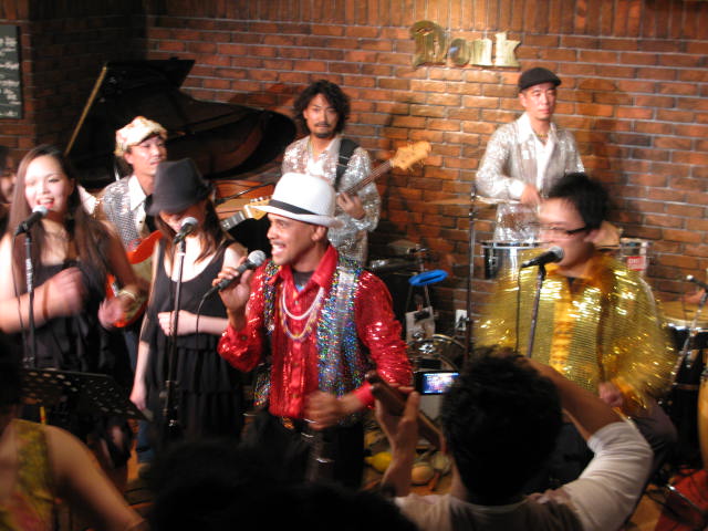 サルサライブ_b0136956_1093973.jpg