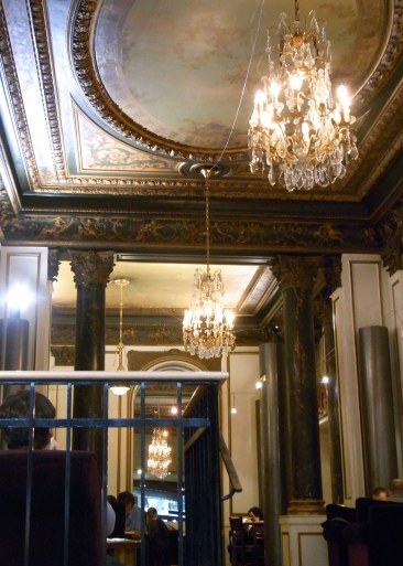☆ParisのLuxuryなスターバックスコーヒーほか・・・Parisらしい街並み_b0189667_11113428.jpg