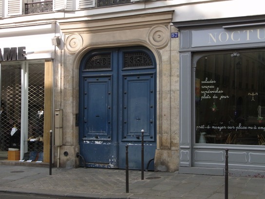 ☆ParisのLuxuryなスターバックスコーヒーほか・・・Parisらしい街並み_b0189667_11305968.jpg