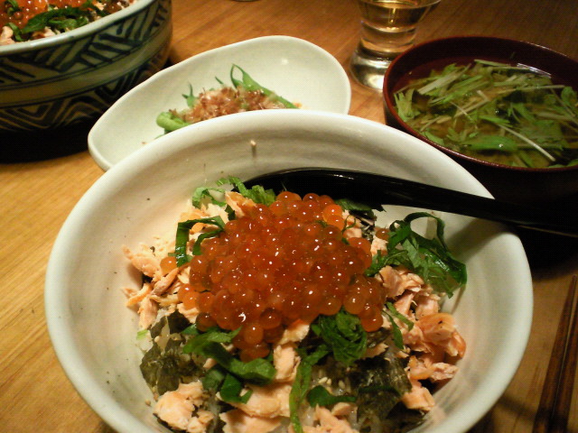 海の親子丼〜鮭いくら丼♪_f0054859_23161931.jpg