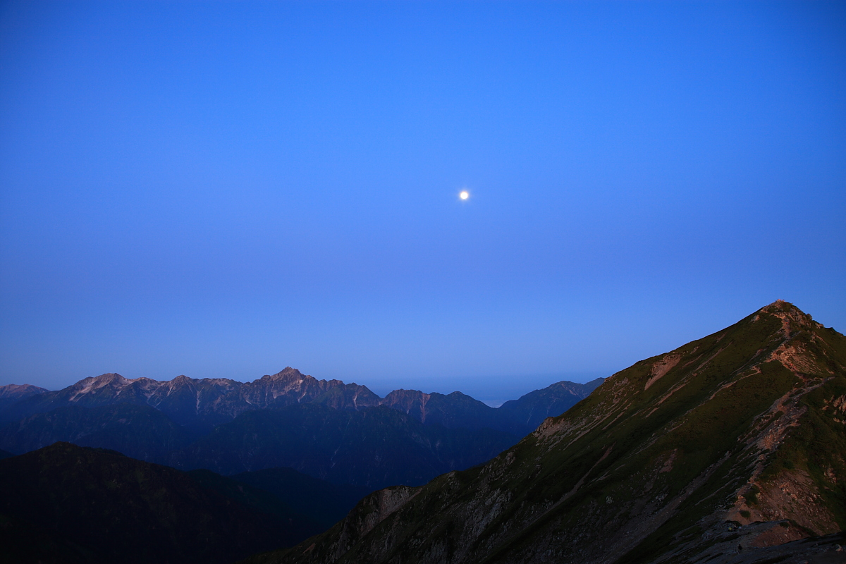 2696m ～唐松岳・黎明の立山連峰_f0057178_1743160.jpg