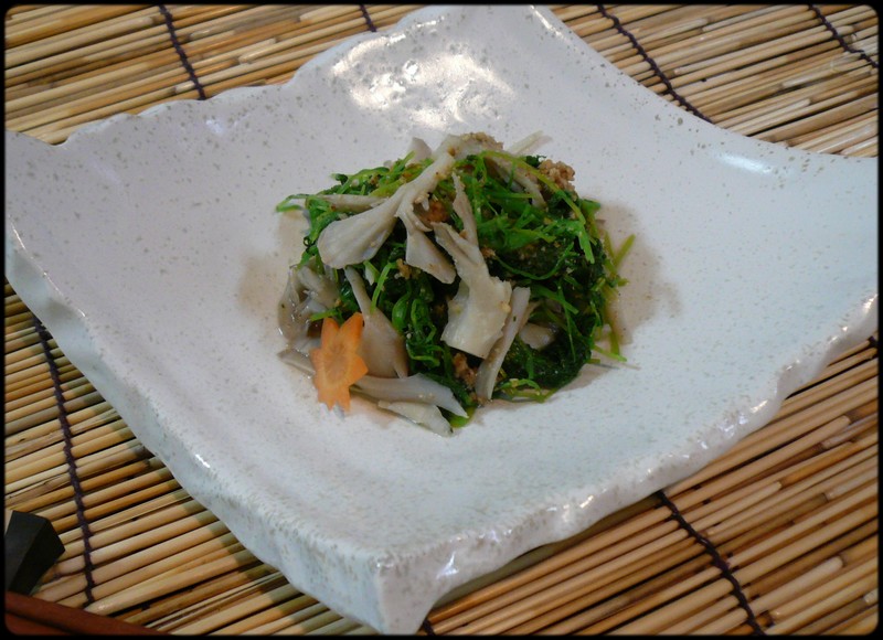 人参のまびき菜 と 舞茸 の ごまひたし 魚と野菜と私と和ノ香