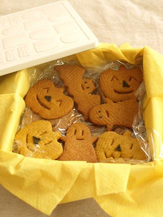 花嫁に贈る~かぼちゃのハロウィンクッキー_d0128268_1695380.jpg