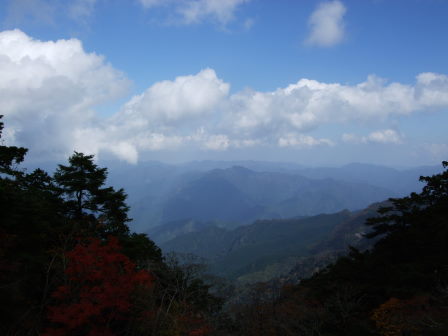 神秘、多彩、険阻、壮大！！霊峰・大峰山トレッキング(後編）_e0138081_13274590.jpg