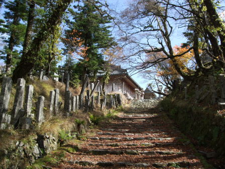 神秘、多彩、険阻、壮大！！霊峰・大峰山トレッキング(後編）_e0138081_13323417.jpg