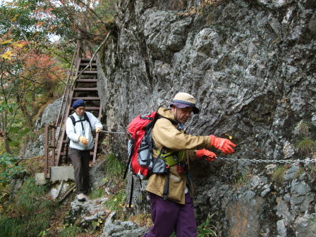 神秘、多彩、険阻、壮大！！霊峰・大峰山トレッキング(後編）_e0138081_13503110.jpg